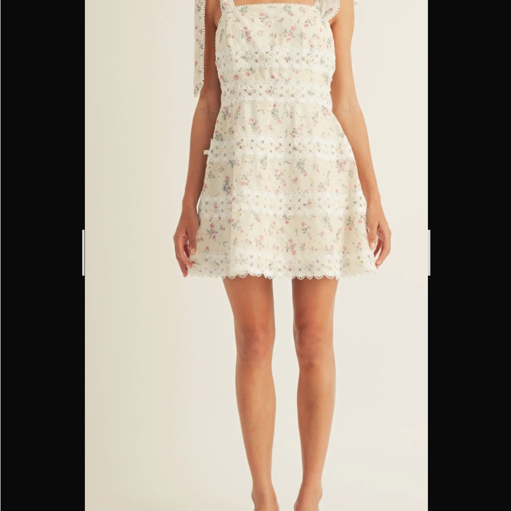 Elegant Floral Lace Midi Dress